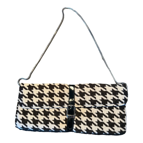 Gingham purse with silver chain 11x5 black and white - Picture 2 of 4